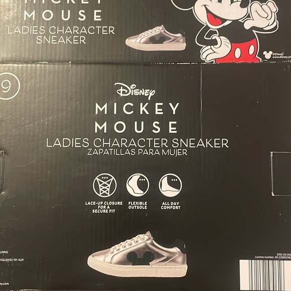 Disney Ladies Mickey Mouse Court Sneaker NIB size 9 and 10 - Picture 3 of 4
